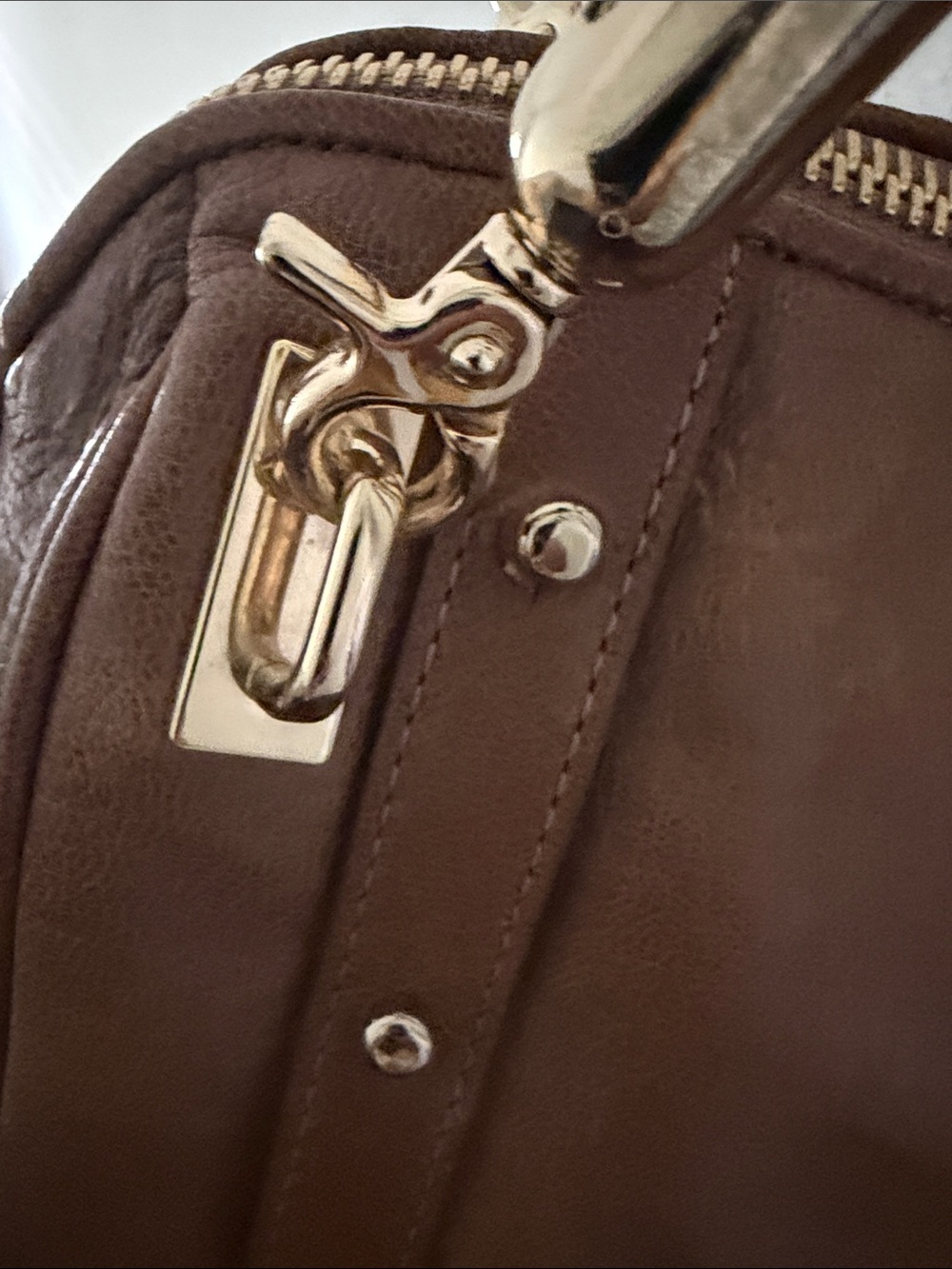 Rebecca Minkoff Brown Leather Cupid Satchel with Gold Hardware. - Picture 4 of 14